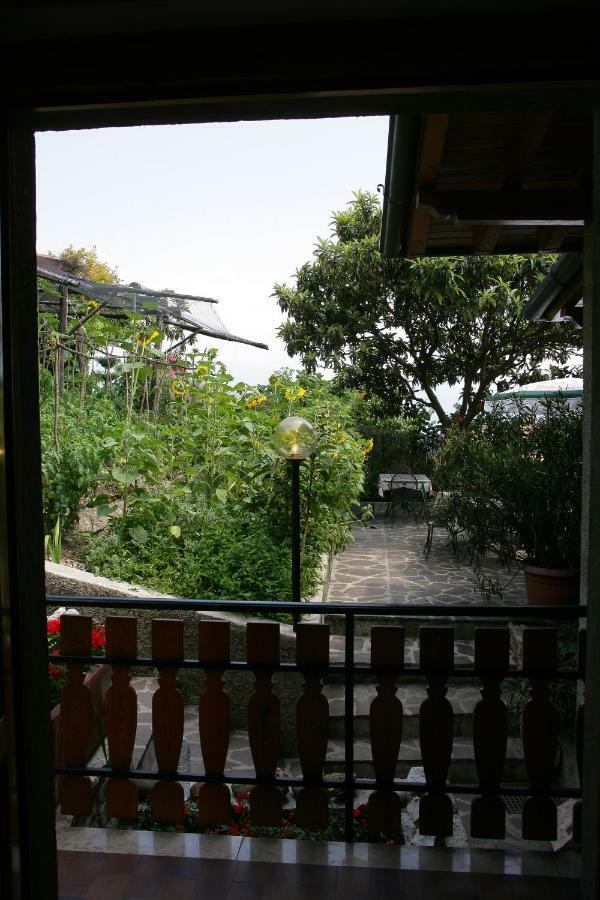 Appartamenti Serena - Nonna Elvira Gargnano Exterior foto